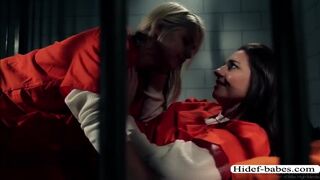 Slutty women Sarah and Mindi sucks every others pussies