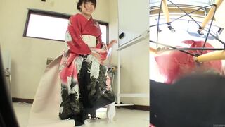 Subtitled Japanese kimono pee desperation failure in HD