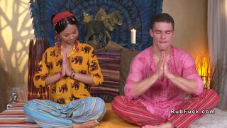 Thai masseuse bangs her client