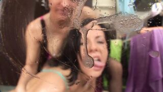Two babes sharing fisting experience