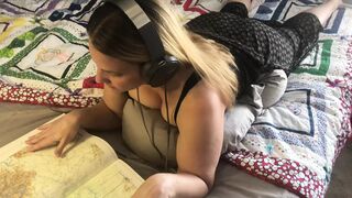 I Fucked My Stepmom While She Reads a Book